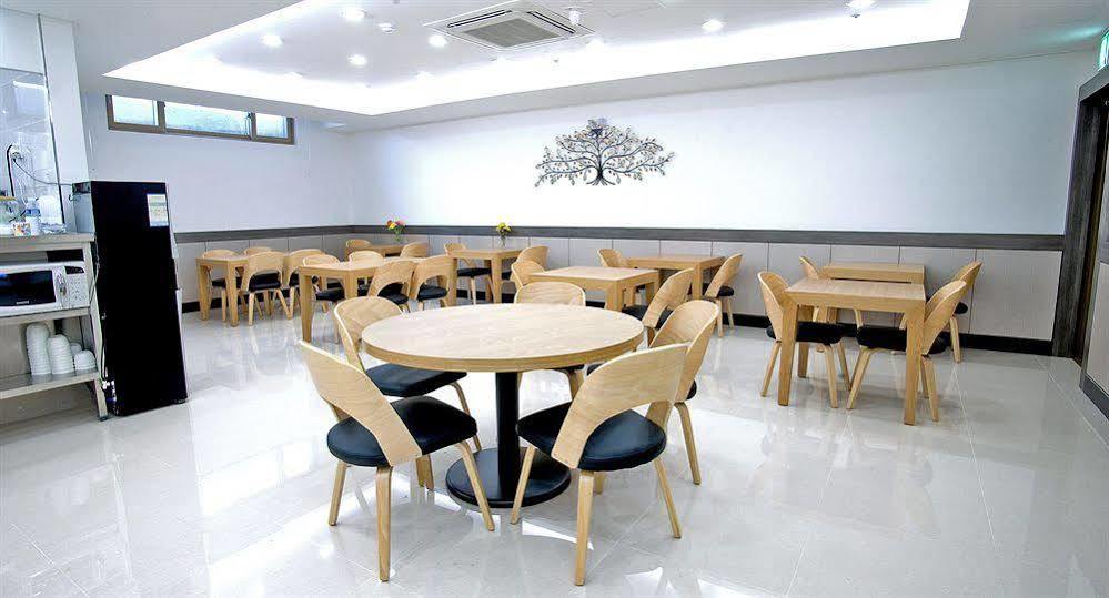 Jeju Arumdaun Resort Sihung-ni Extérieur photo